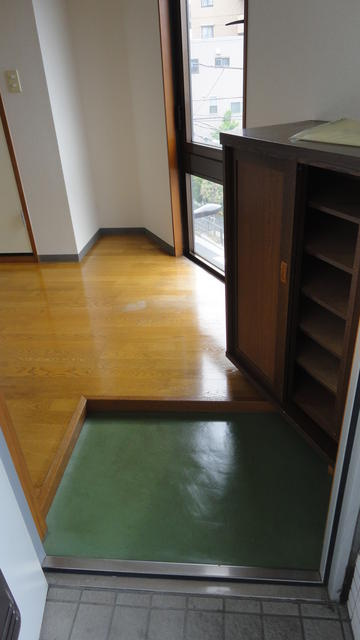 矢付ハイツの玄関