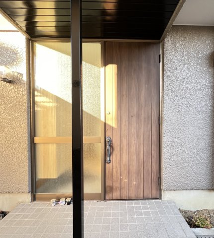 北葛城郡広陵町馬見北6丁目の玄関|屋根のある玄関