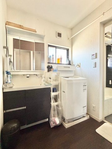 一宮市下田一丁目戸建の独立洗面台|2階洗面台