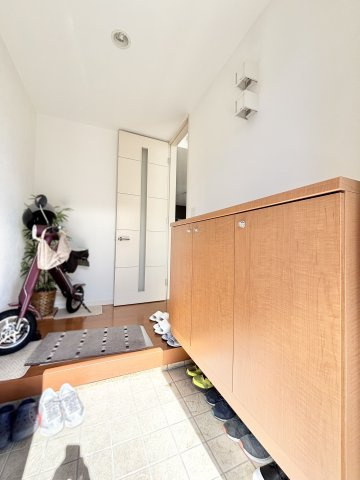 一宮市下田一丁目戸建の玄関