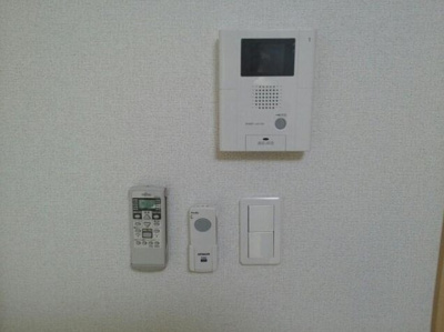 【セキュリティ】 | ラ・セリーナ中野Ｋ・Ｍ・Ｈ | モニター付きインターホン。