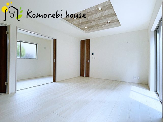 さいたま市見沼区大谷　第4　新築一戸建て　リーブルガーデン　02の居間・リビング|使いやすいリビングです