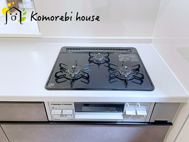 さいたま市見沼区大谷　第4　新築一戸建て　リーブルガーデン　02のキッチン|きれいなキッチンです