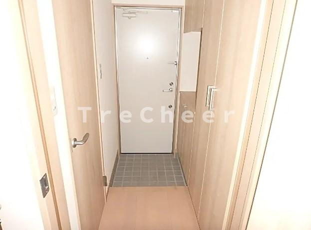 岩田ホームズの玄関