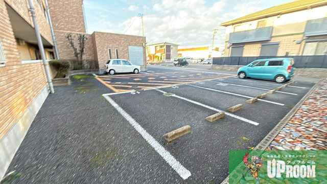 WEST98の駐車場