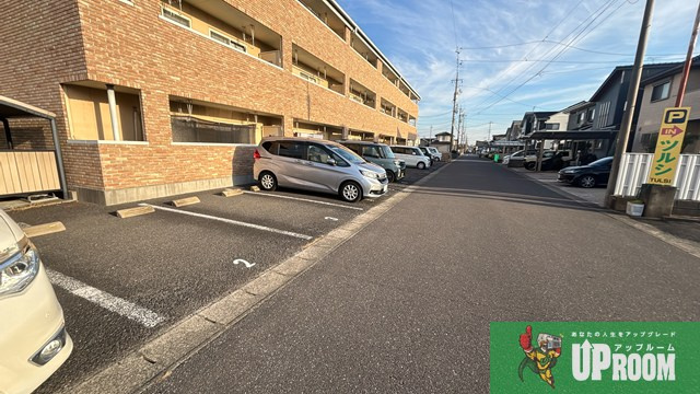 WEST98の駐車場
