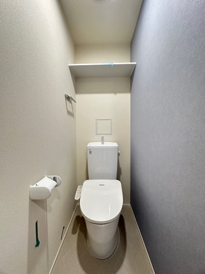 【トイレ】 | 【新築】(仮称)登戸新築共同住宅 | ※参考写真※トイレは温水洗浄便座付き♪人気のバストイレ別です♪トイレが独立していると使いやすいですよね☆