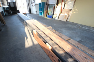 【内装】 | 大津市雄琴1丁目2-21　店舗 | 2025年12月撮影　二階足元構築物