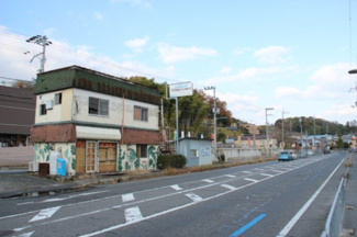 【周辺】 | 大津市雄琴1丁目2-21　店舗 | 2025年12月撮影　前面道路東側