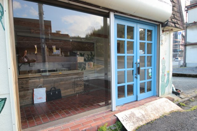 【玄関】 | 大津市雄琴1丁目2-21　店舗 | 2025年12月撮影　玄関