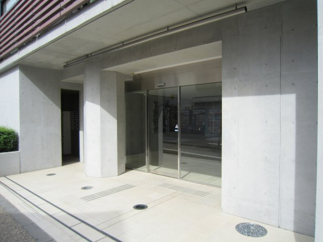 リエス千駄木のエントランス