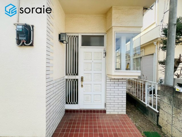 川越市むさし野　中古戸建ての玄関|2月23日撮影
