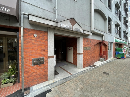 豊栄新都心マンションのエントランス|豊栄新都心マンション：「西新宿五丁目」駅徒歩５分！