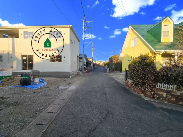 合志市須屋第18-3棟（2号棟）の前面道路含む現地写真|前面道路です。
