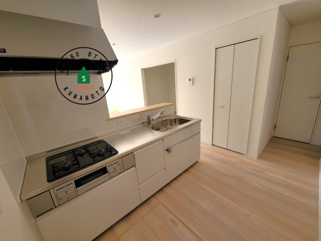 合志市須屋第18-3棟（2号棟）の内観：施工例|ご家族を近くに感じられる対面キッチンのLDK。会話もはずみそうですね。