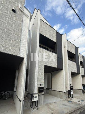 横浜市神奈川区栗田谷の一戸建ての外観