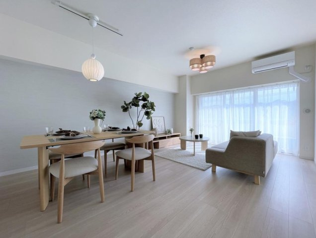 コンドミニアム港南台の居間・リビング