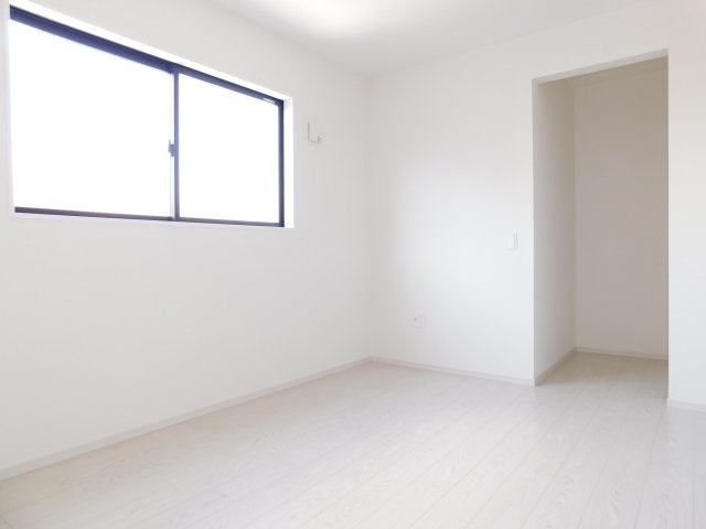 稲沢市小池１丁目の新築一戸建の洋室|◇２階洋室◇　　明るい洋室６．０帖　ウォークインクローゼット完備！　