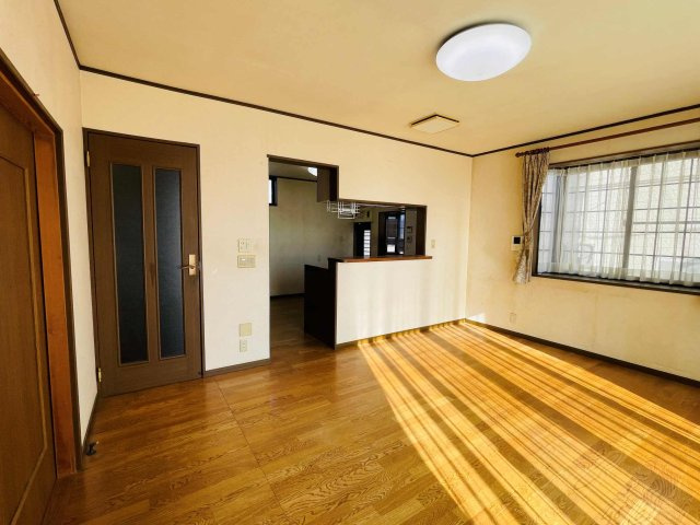 あきる野市草花　中古戸建の居間・リビング