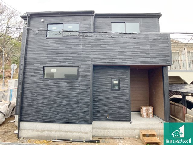 神戸市垂水区西脇　第3期　新築一戸建ての外観|周辺は落ち着いた街並みの住宅地！子育てがしやすい住環境です！まだ未完成ですが、現地でしかわからない事もございます。是非一度ご覧ください。