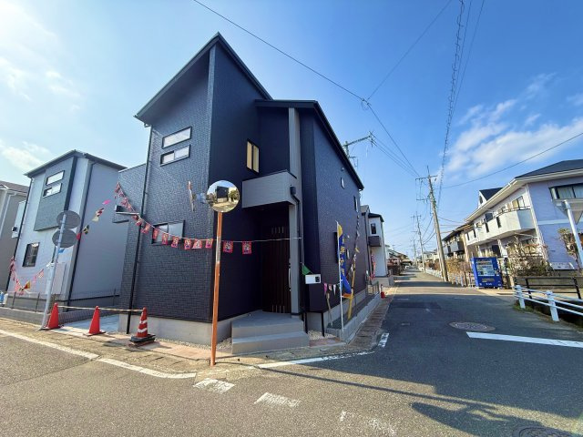 福岡市西区横浜1丁目　1号棟の前面道路含む現地写真