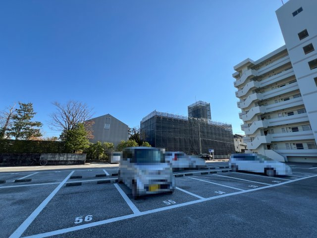 インペリアル西本Ⅱの駐車場