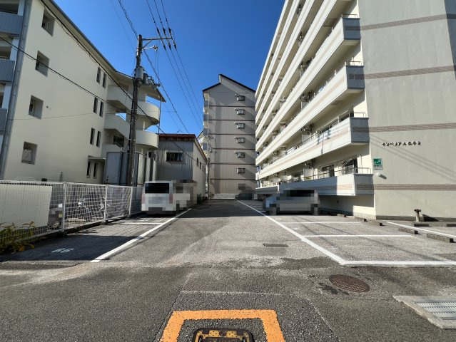 インペリアル西本Ⅱの駐車場