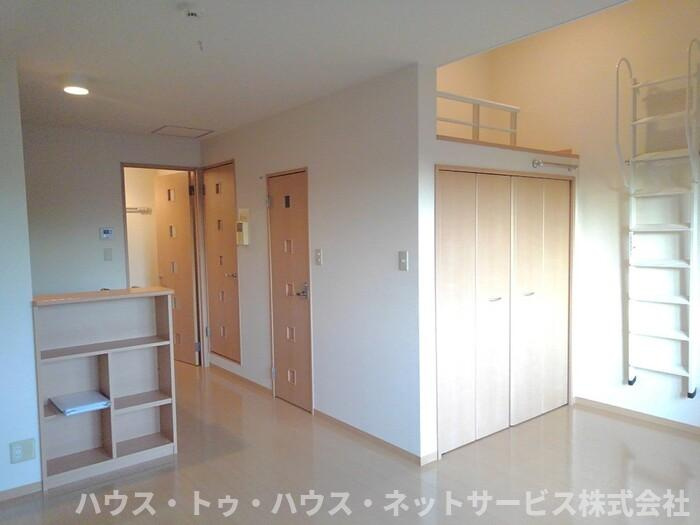 エテルナーレの居間・リビング