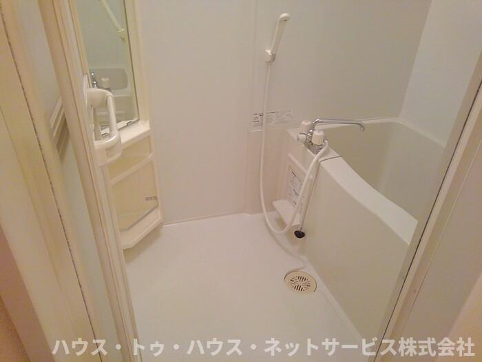 エテルナーレの浴室