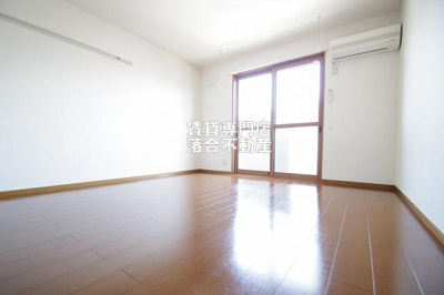 【洋室】 | Ｅｓｐｏｉｒ（エスポワール） | 清潔感のあるお部屋