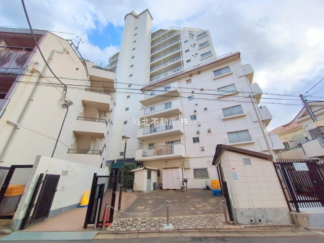 井草サマリヤマンションの外観