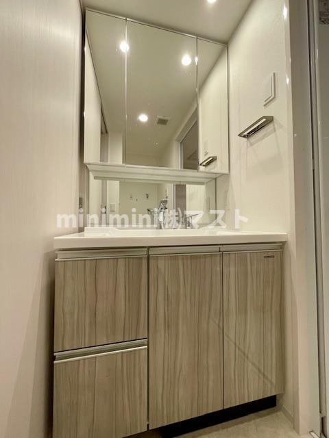 ソルレヴェンテ新梅田の洗面所