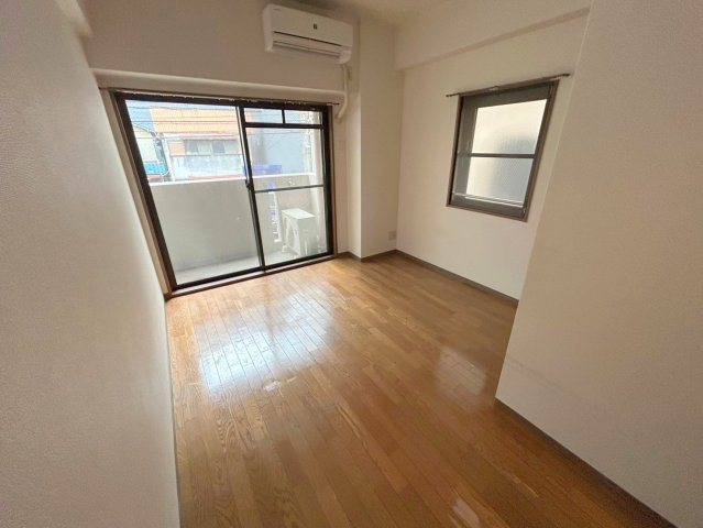 City Lifeディナスティ新大阪の居間・リビング