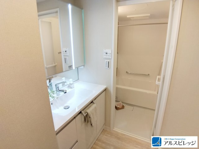 ザ・ステイツ志木幸町の独立洗面台|清潔感のある洗面台です