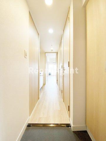 プレサンス鶴舞公園セラヴィの玄関