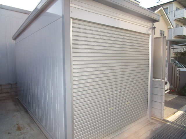 岸和田市小松里町の倉庫