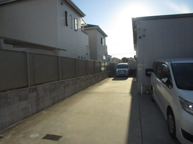 岸和田市小松里町の倉庫