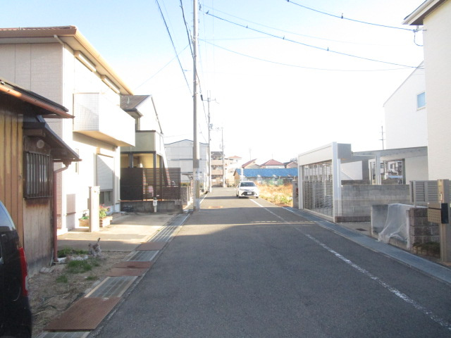 岸和田市小松里町の倉庫