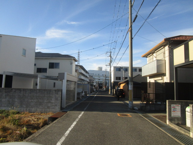 岸和田市小松里町の倉庫