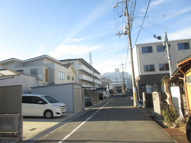 岸和田市小松里町の倉庫