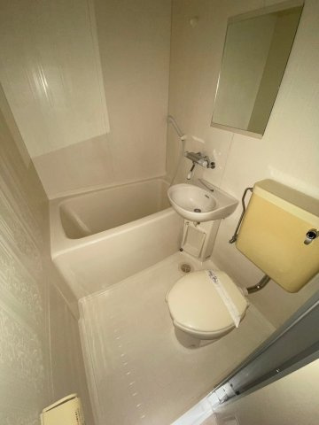 ティアラ宝塚の設備|室内洗濯機置き場です