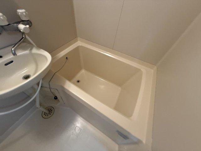 ラテール千里園の浴室