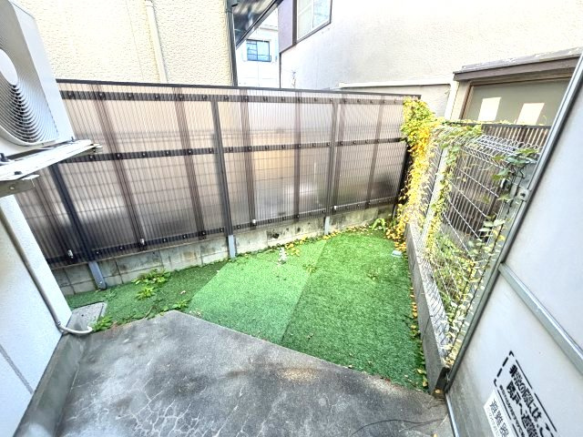 ヤングリーブス岡本の庭