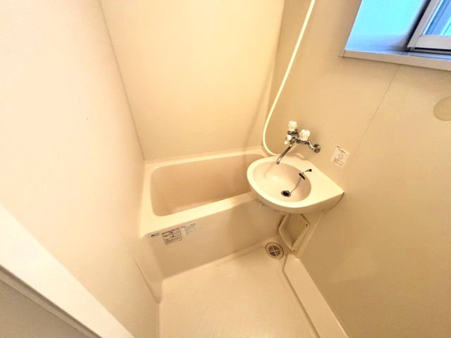 ヤングリーブス岡本の浴室