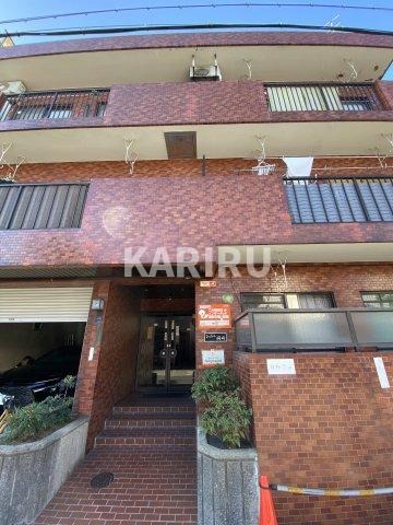 シャトル岡崎のエントランス
