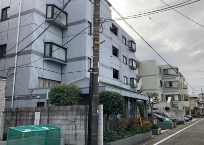 【外観】 | リズ東林間 | マンションの外観は非常に重要なポイントです！外観の善し悪しは資産価値に大きな影響を与えます。外観のいいマンションを購入することで、高値で売却がしやすく、買い手が見つかりやすいというメリットがあります。