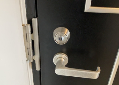 【防犯設備】 | リズ東林間 | 当然のことではありますが、オートロックやセンサーライト、ホームセキュリティーなどの防犯設備があれば、小さいお子様がいるご家庭も安心ですよね！まず物件購入の際は、防犯設備もチェックするようにしましょう。