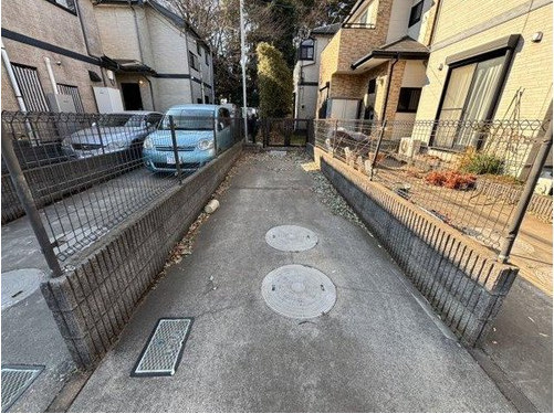 野田市尾崎　中古戸建　平成16年築　の駐車場