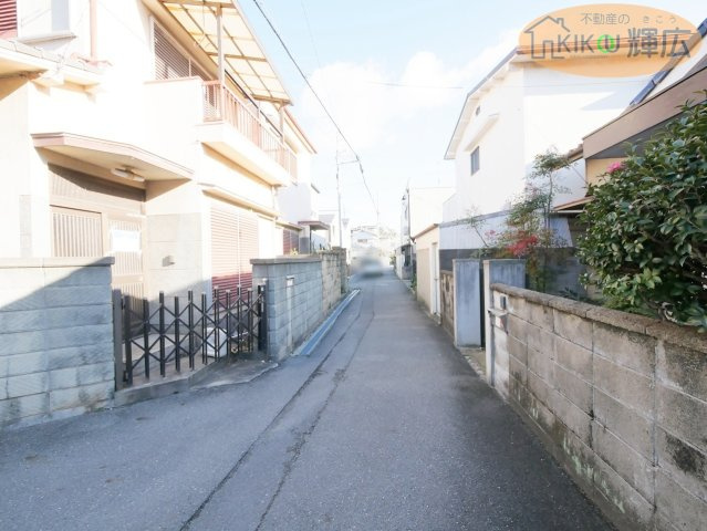 明石市二見町西二見　中古戸建の前面道路含む現地写真