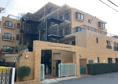 【外観】 | ライオンズマンション小田急相模原第３ | マンションの外観は非常に重要なポイントです！外観の善し悪しは資産価値に大きな影響を与えます。外観のいいマンションを購入することで、高値で売却がしやすく、買い手が見つかりやすいというメリットがあります。